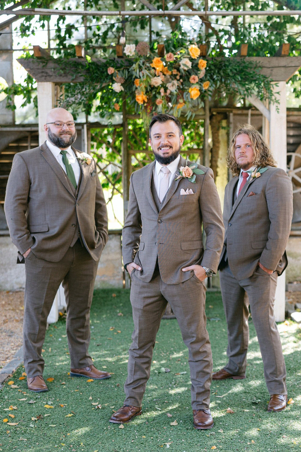 Grey 2 Piece Notched Lapel Groomsmen Suits