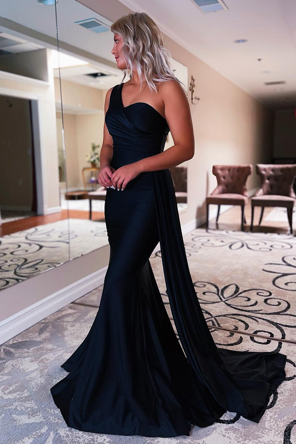 Black One Shoulder Mermaid Formal Dress