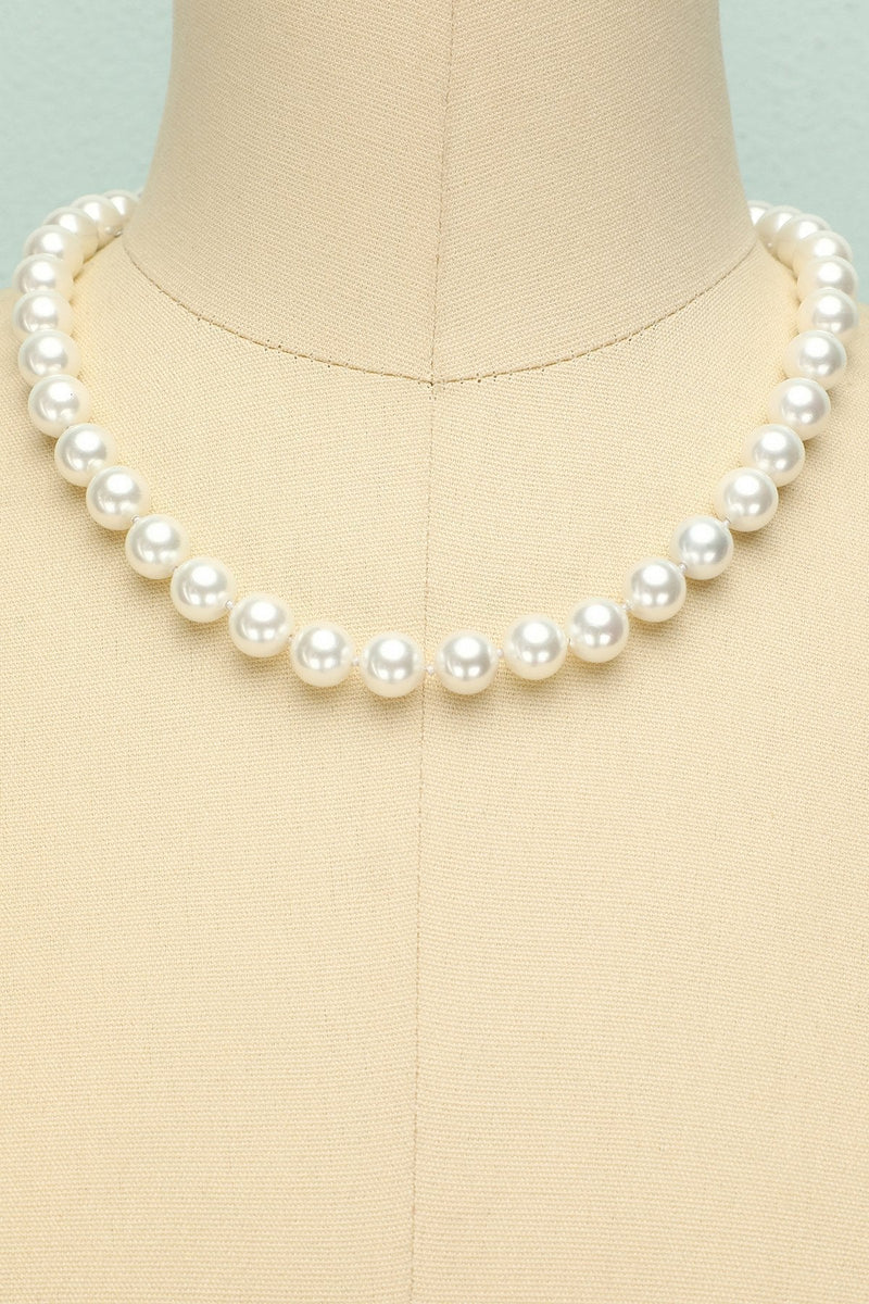 Load image into Gallery viewer, Shell Pearl Necklace