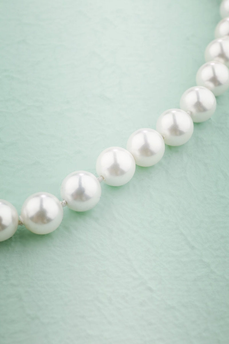 Load image into Gallery viewer, Shell Pearl Necklace